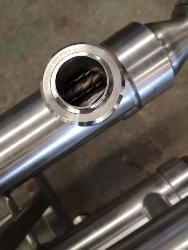 Tubular heat exchanger internal structure and pipe connection